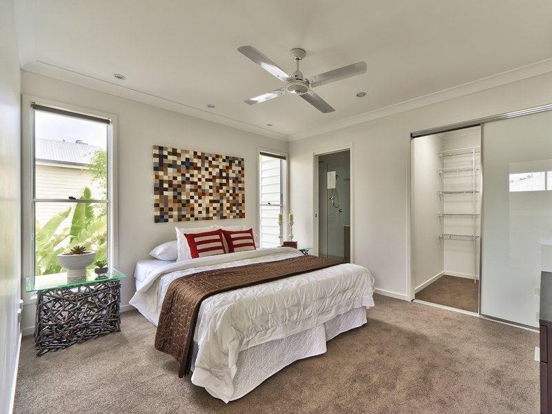 44 Dover Street, Hawthorne QLD 4171