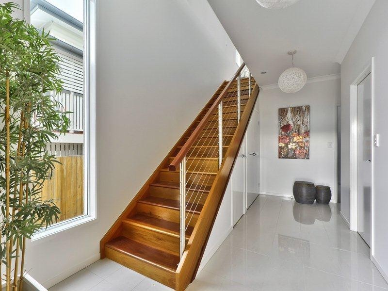 44 Dover Street, Hawthorne QLD 4171