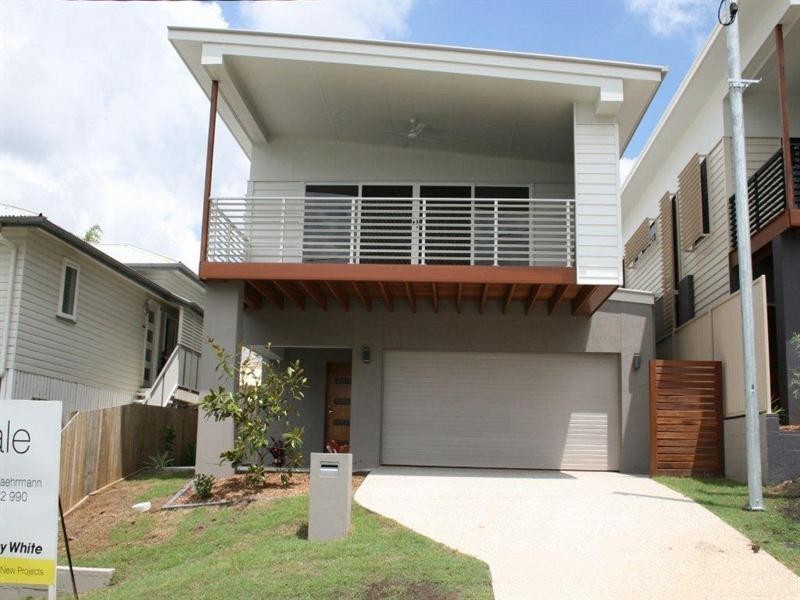 44 Dover Street, Hawthorne QLD 4171