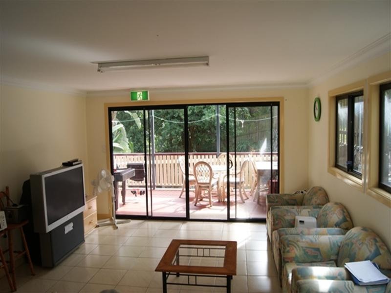 17 Wilkins Street East, Annerley QLD 4103