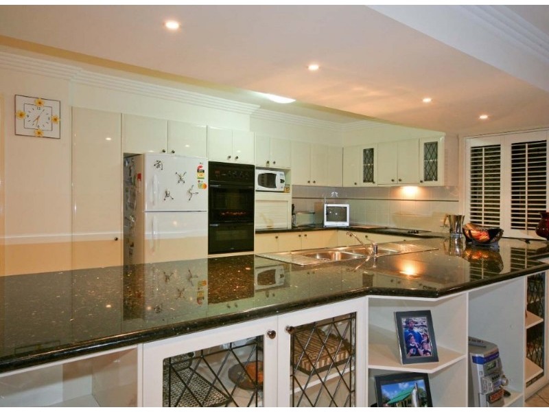 24 Sunset Place, Carindale QLD 4152