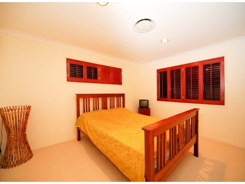 24 Sunset Place, Carindale QLD 4152