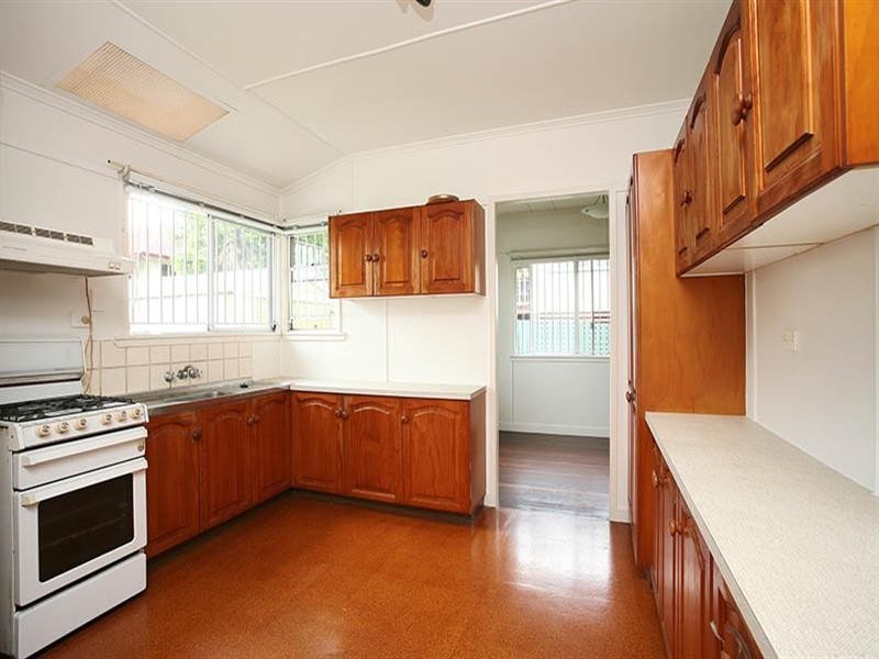 6 Wemvern Street, Upper Mount Gravatt QLD 4122