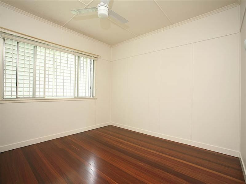 6 Wemvern Street, Upper Mount Gravatt QLD 4122