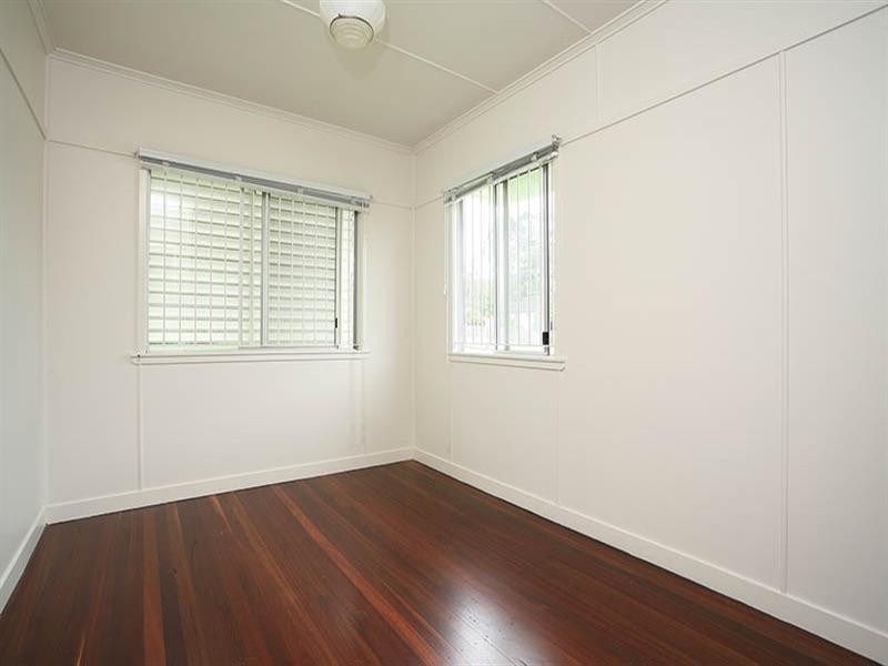 6 Wemvern Street, Upper Mount Gravatt QLD 4122