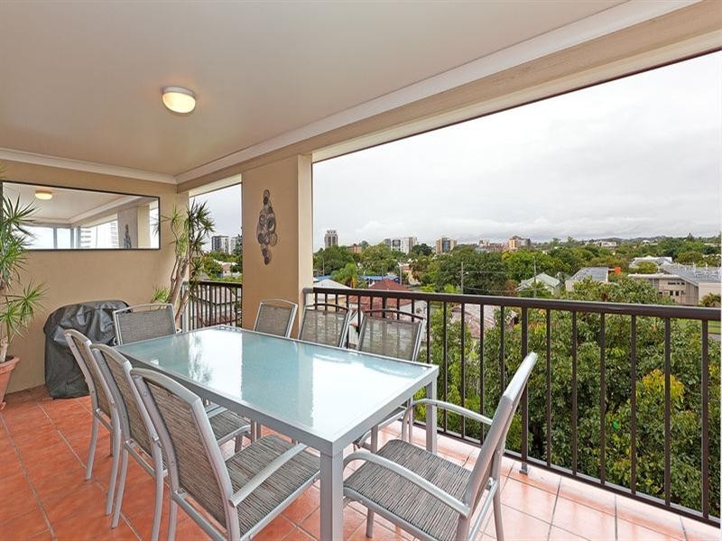 8/29 Bell Street, Kangaroo Point QLD 4169
