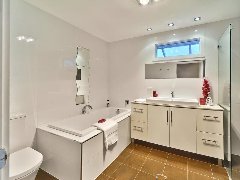 44 Whitworth Road, Cannon Hill QLD 4170