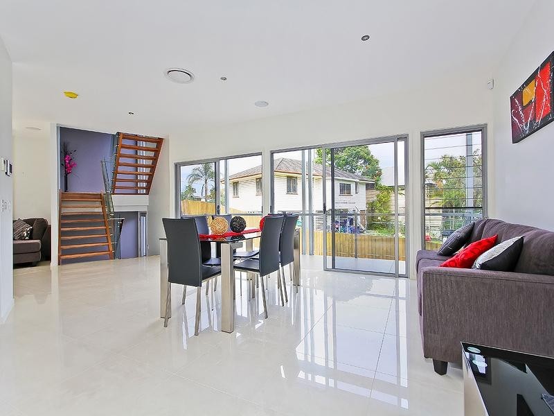 246 Oxford Street, Balmoral QLD 4171