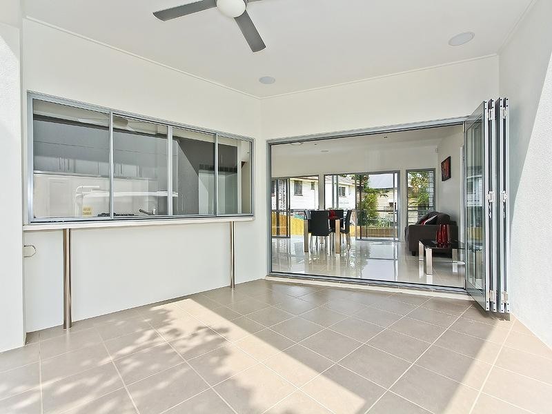 246 Oxford Street, Balmoral QLD 4171
