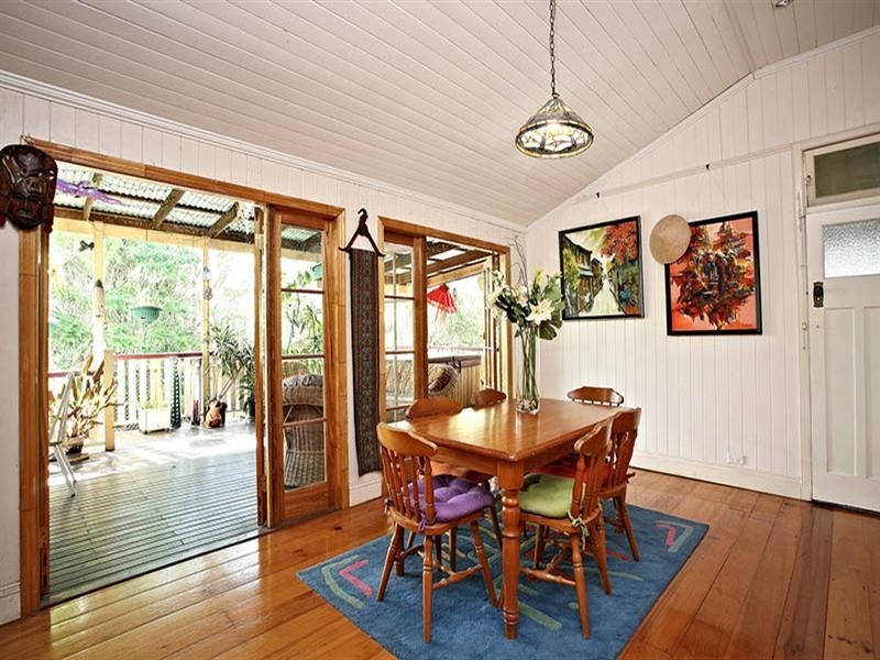 32 Barker Street, East Brisbane QLD 4169