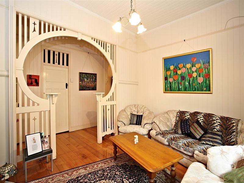 32 Barker Street, East Brisbane QLD 4169