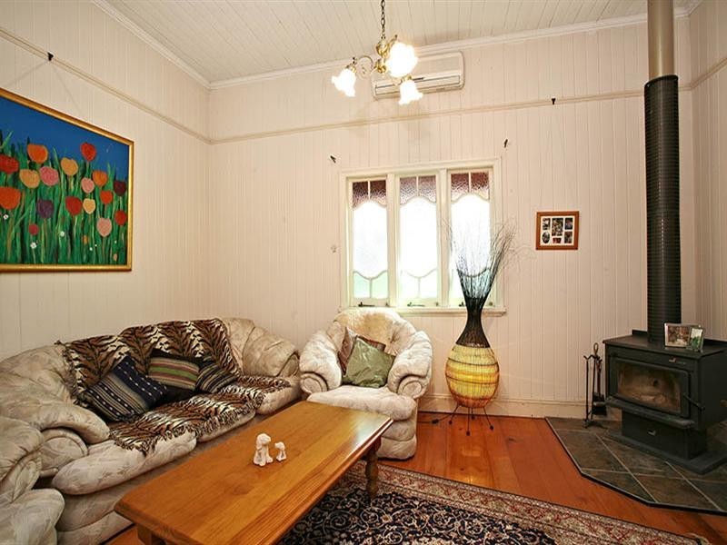 32 Barker Street, East Brisbane QLD 4169