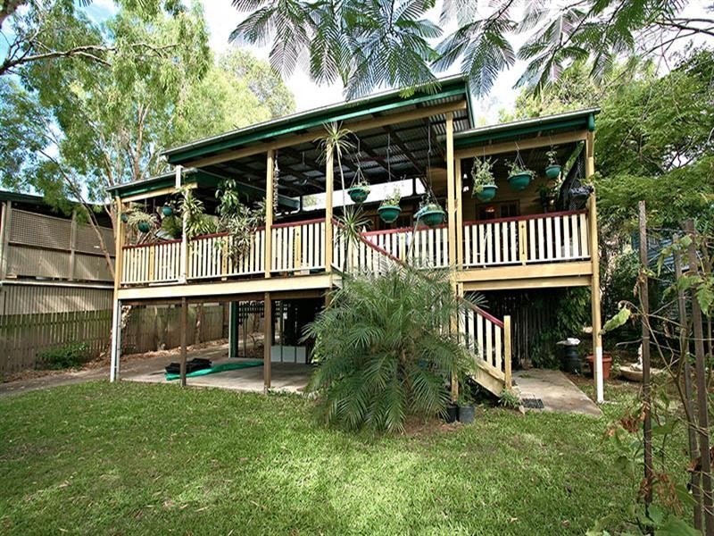 32 Barker Street, East Brisbane QLD 4169