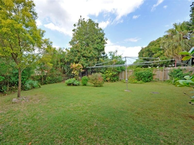20 Dorothy Street, Camp Hill QLD 4152