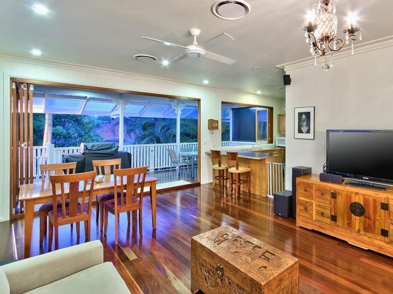 96 Malcolm Street, Hawthorne QLD 4171