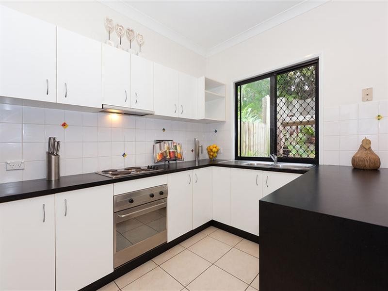 2/303 Wynnum Road, Norman Park QLD 4170