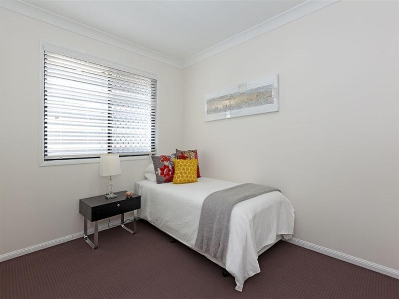 2/303 Wynnum Road, Norman Park QLD 4170
