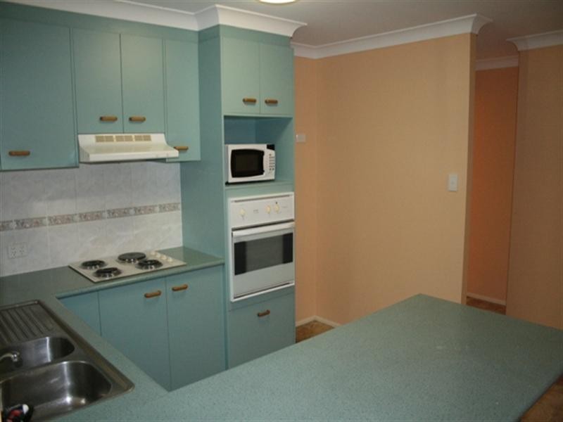 10 Brett Place, Wynnum West QLD 4178