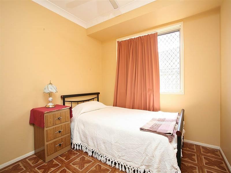 10 Brett Place, Wynnum West QLD 4178