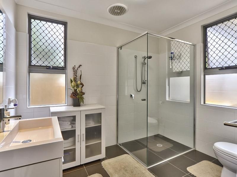 68 Shelley Street, Cannon Hill QLD 4170