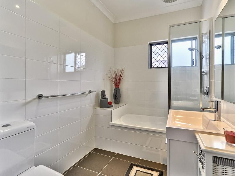 68 Shelley Street, Cannon Hill QLD 4170