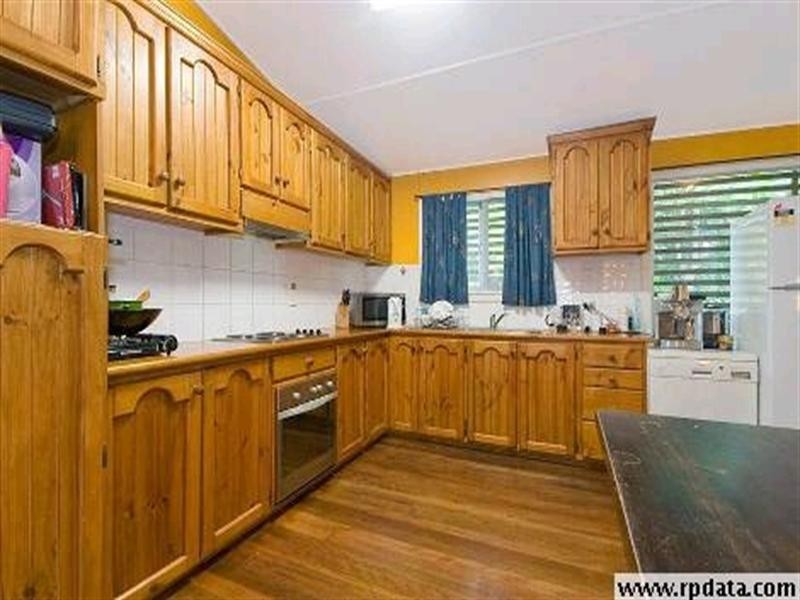 15 Grunert Street, Holland Park QLD 4121