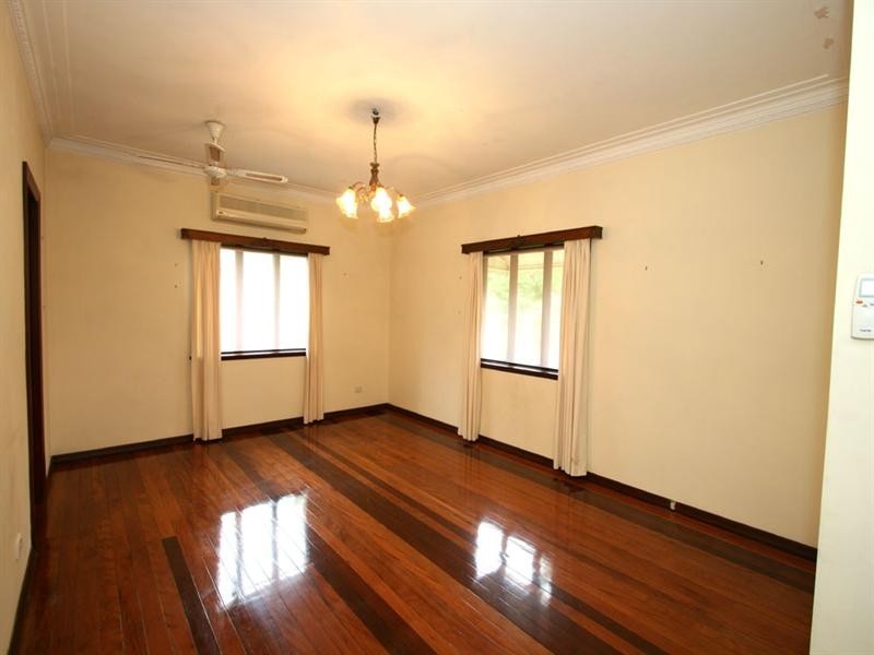 10 Gary Street, Morningside QLD 4170