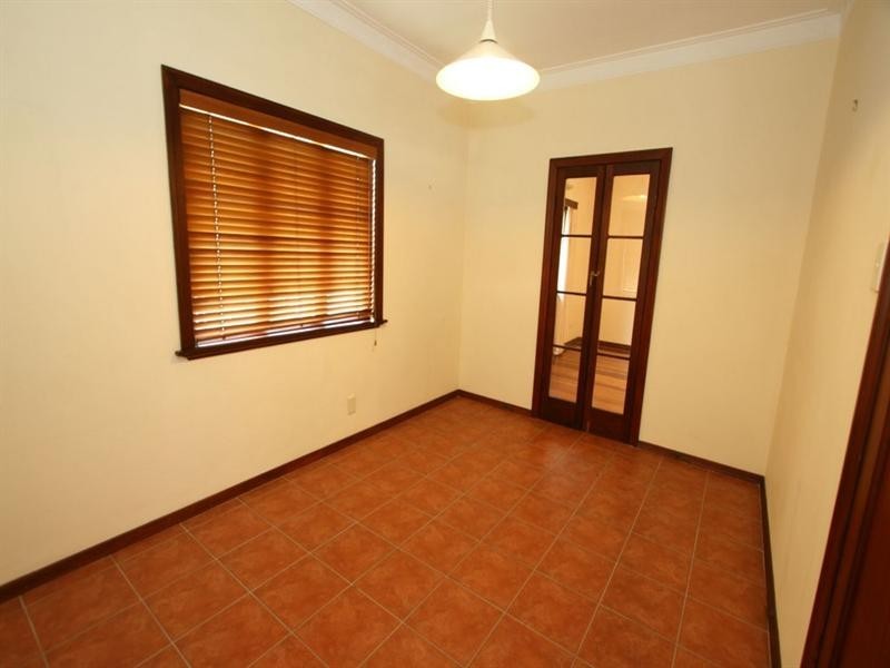 10 Gary Street, Morningside QLD 4170