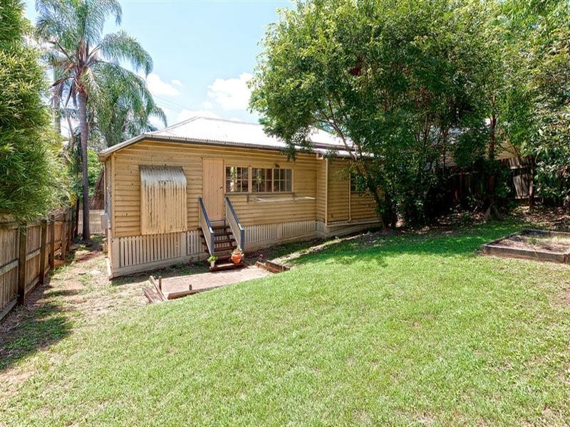9 Overend Street, Norman Park QLD 4170