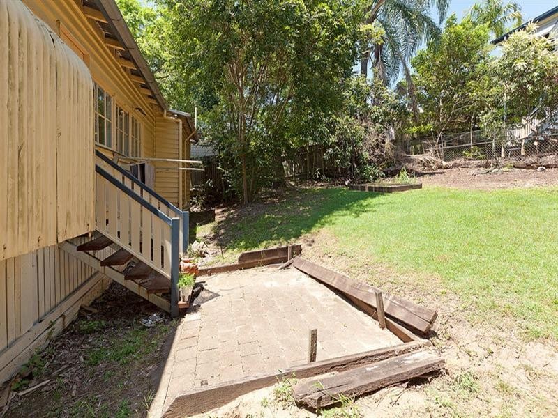 9 Overend Street, Norman Park QLD 4170