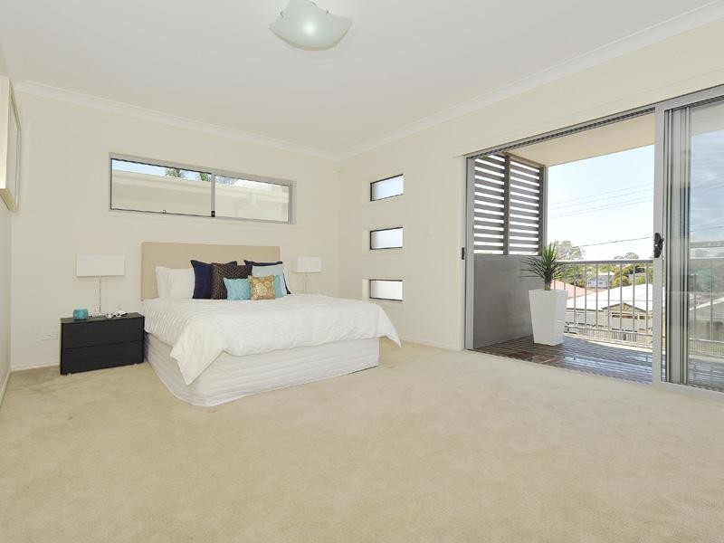 71 Raven Street, Camp Hill QLD 4152