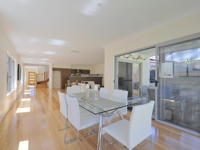 71 Raven Street, Camp Hill QLD 4152