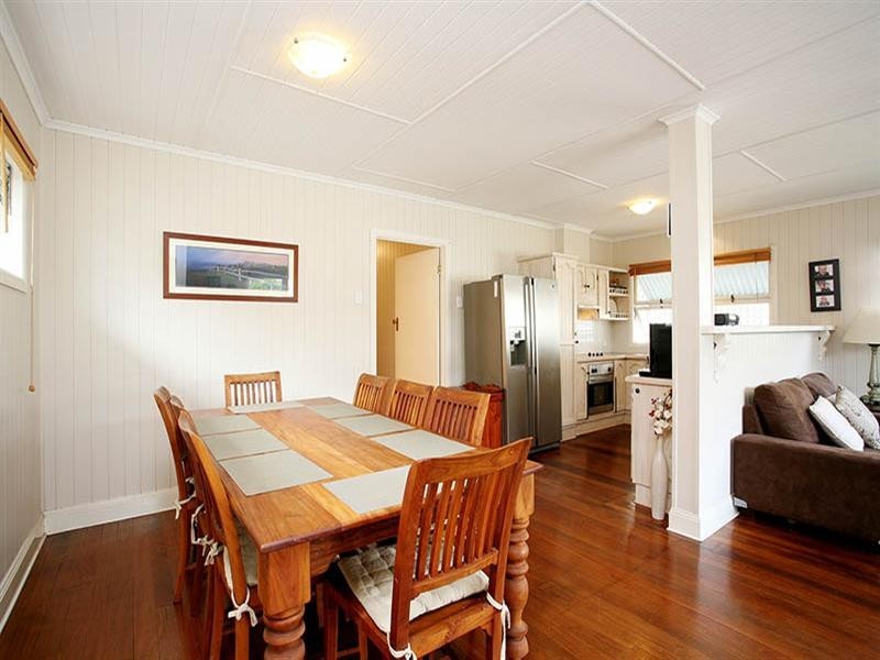 24 Montfort Street, Cannon Hill QLD 4170