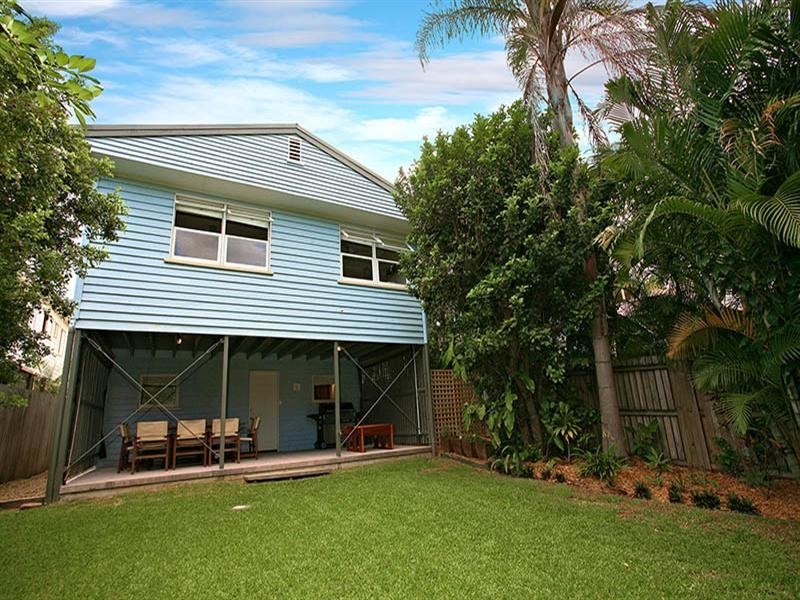 24 Montfort Street, Cannon Hill QLD 4170