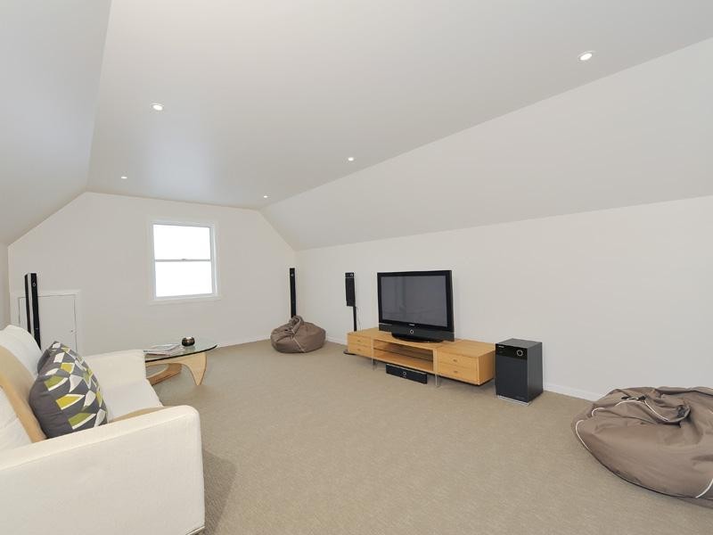 86 Barton Road, Hawthorne QLD 4171