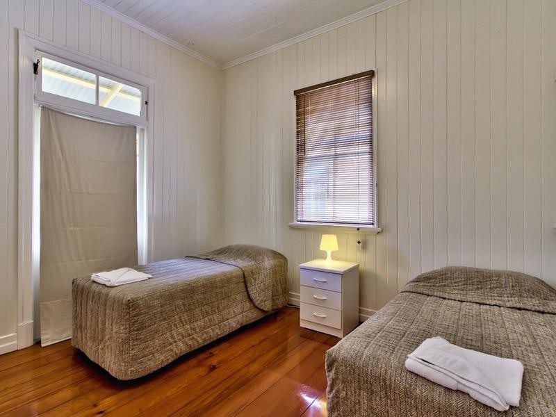 87 Gordon Street, Hawthorne QLD 4171