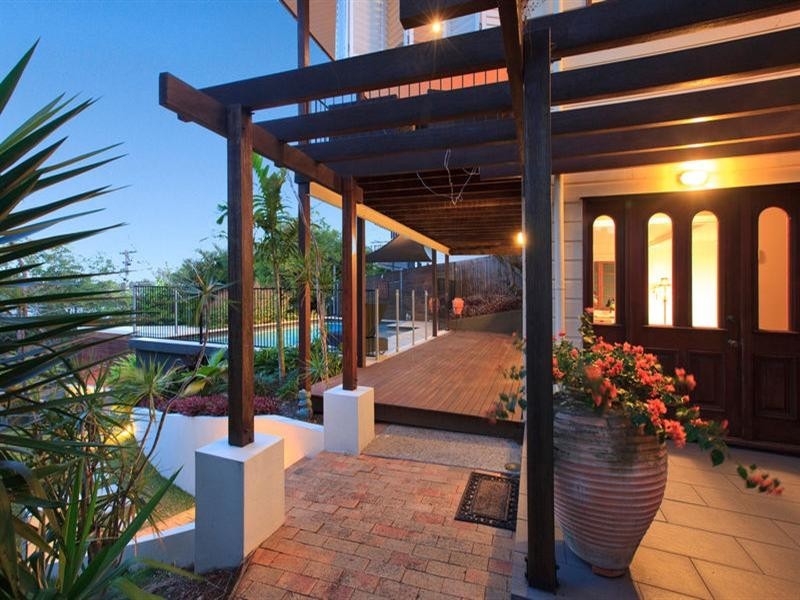 20 Pollock Street, Balmoral QLD 4171