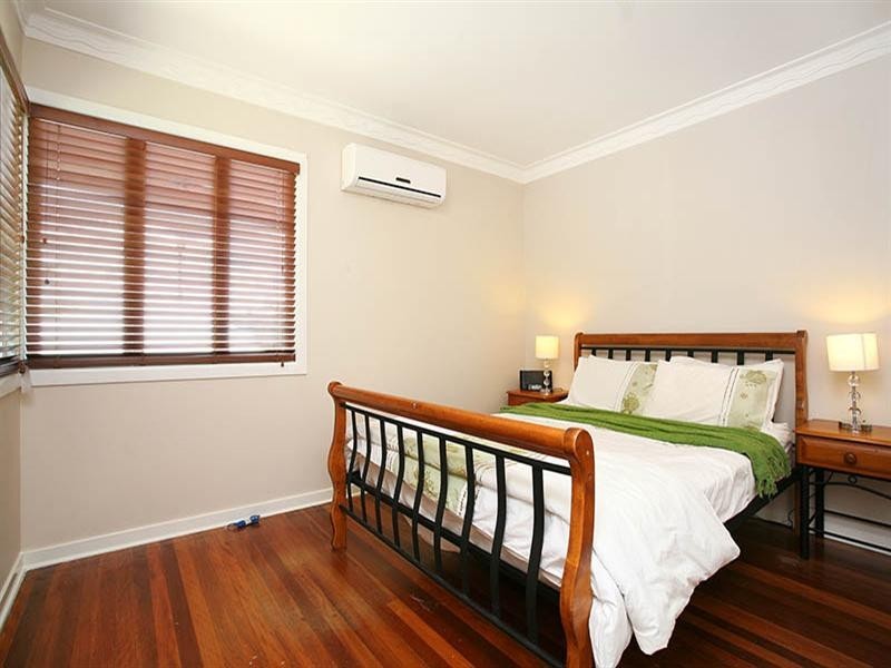 296 Richmond Road, Cannon Hill QLD 4170