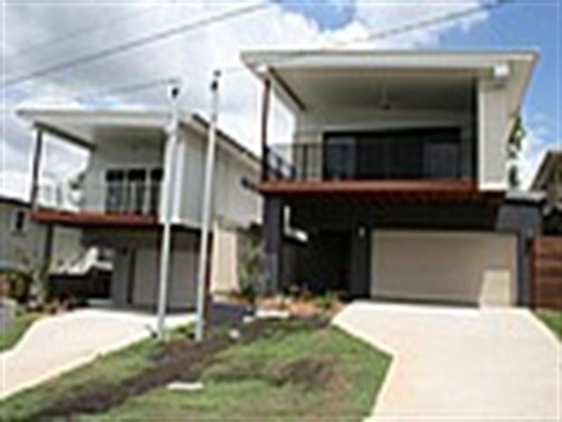 44 Dover Street, Hawthorne QLD 4171