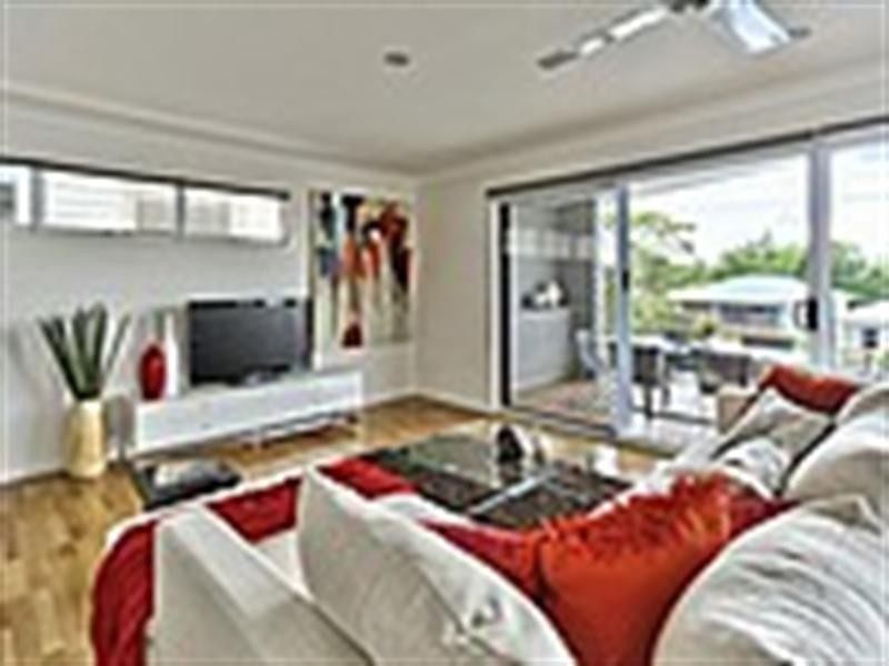 44 Dover Street, Hawthorne QLD 4171