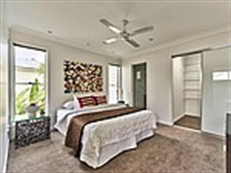 44 Dover Street, Hawthorne QLD 4171