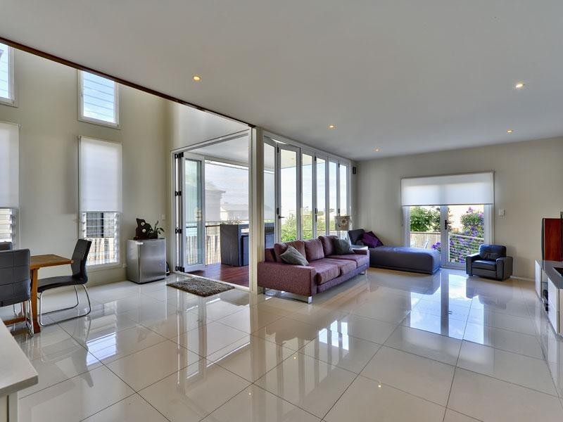 54 Shelley Street, Cannon Hill QLD 4170