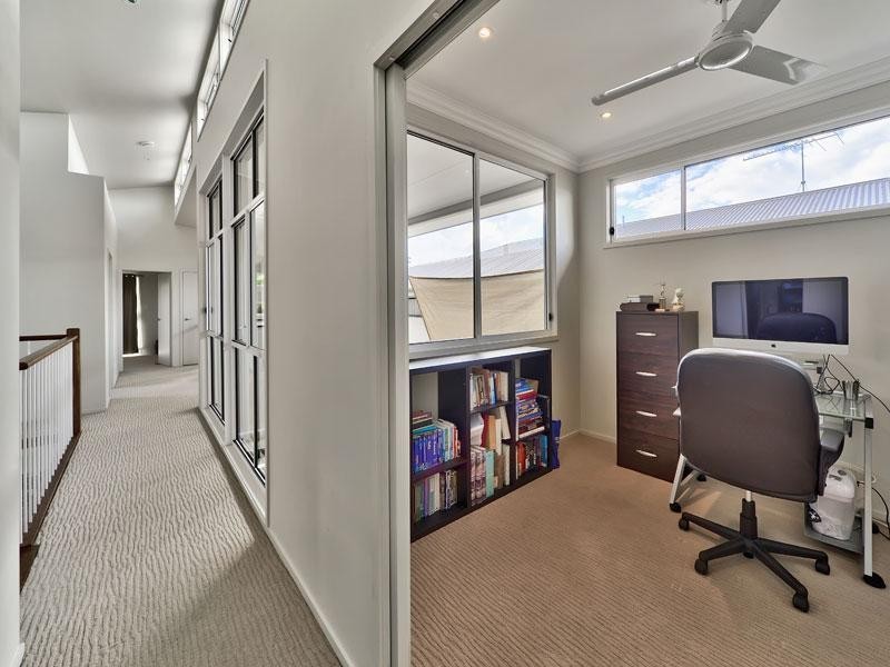 54 Shelley Street, Cannon Hill QLD 4170