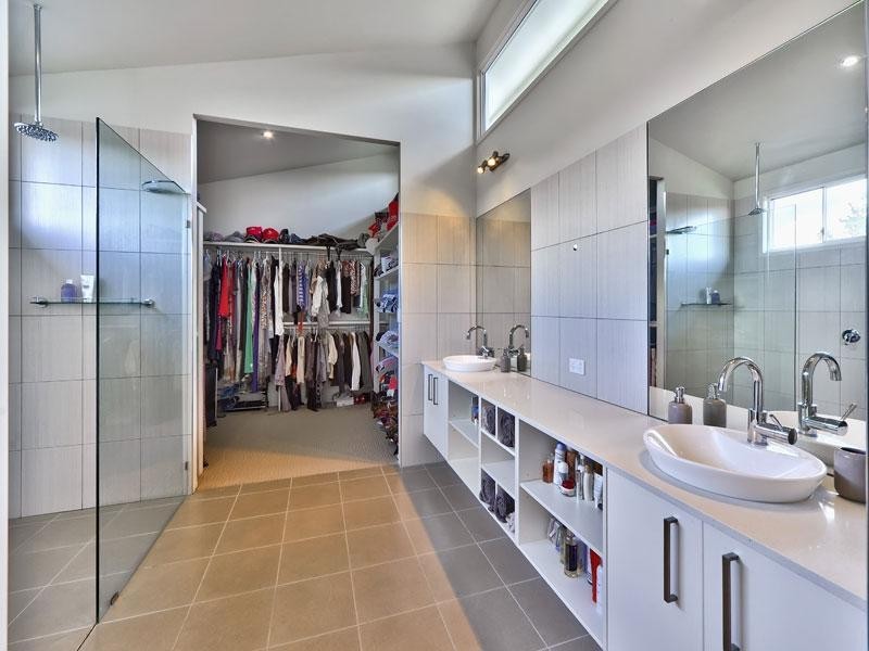 54 Shelley Street, Cannon Hill QLD 4170