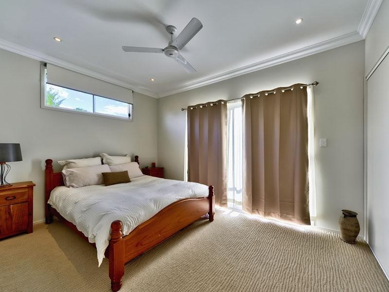 54 Shelley Street, Cannon Hill QLD 4170