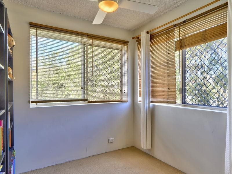 2/69 Belgrave Street, Balmoral QLD 4171