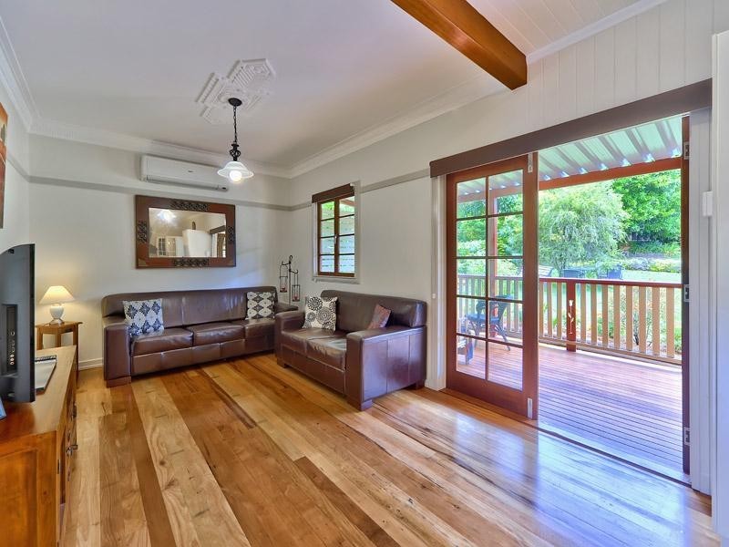 11 Condor Road, Coorparoo QLD 4151