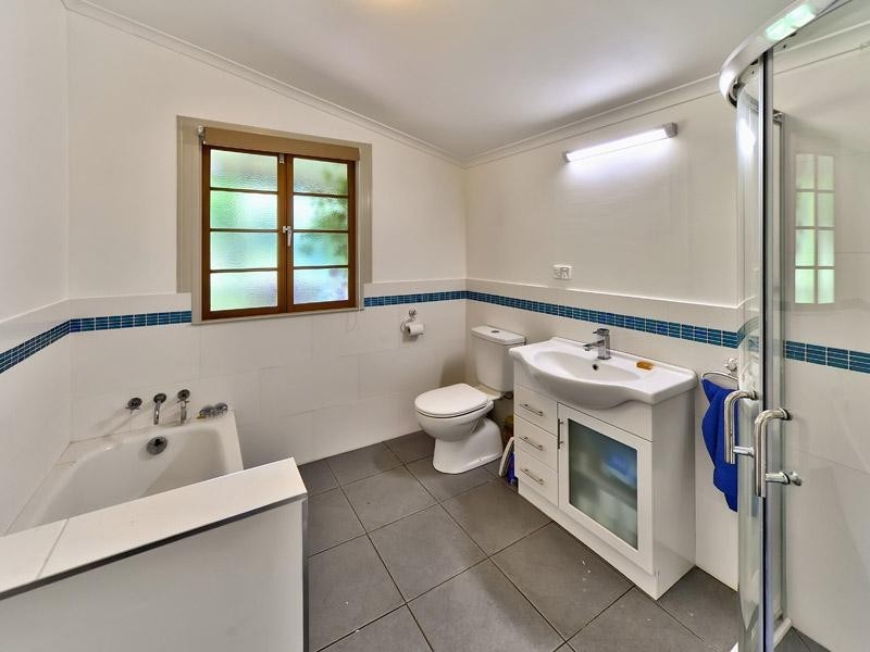 11 Condor Road, Coorparoo QLD 4151