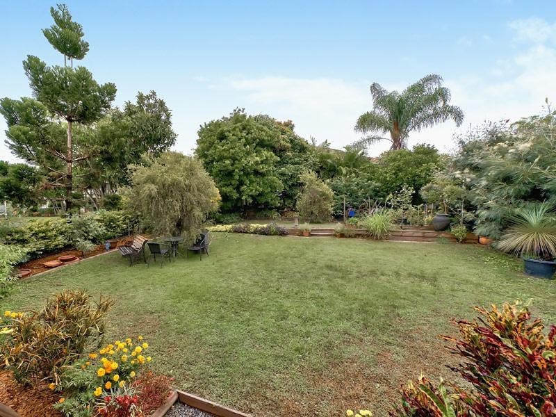 11 Condor Road, Coorparoo QLD 4151