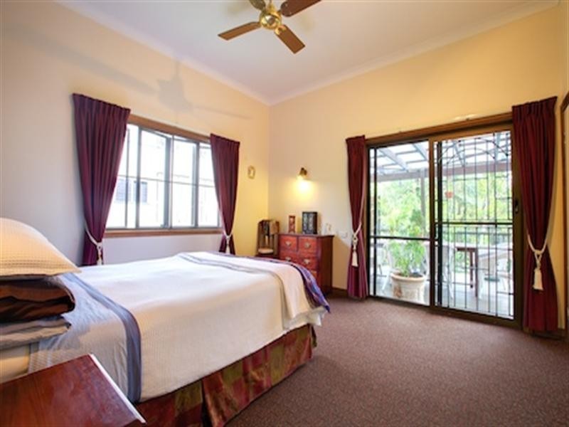 16 Taylor Street, Balmoral QLD 4171